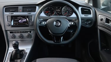 Volkswagen Golf Bluemotion interior 