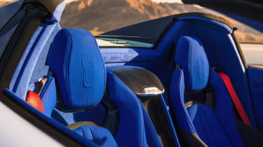 Chevrolet Corvette Grand Sport - headrest