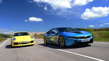 BMW i8 vs Porsche 911
