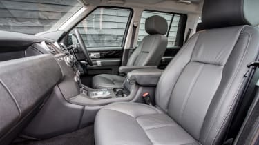 Land Rover Discovery Landmark front seats