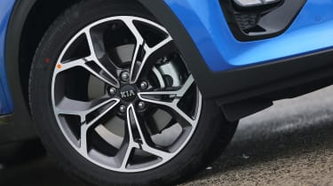 Kia Sportage 48V hybrid - wheel