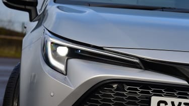 Toyota Corolla - headlights