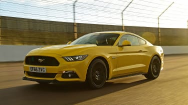 Ford Mustang - front