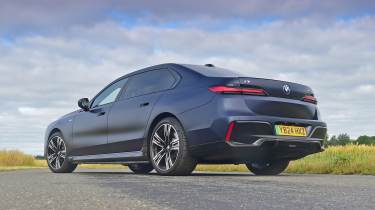 BMW i7 - rear static