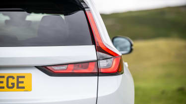 Honda CR-V PHEV - tail light