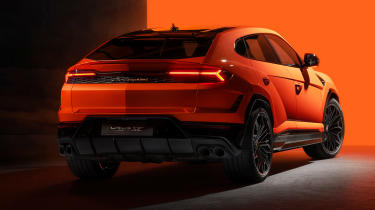 Lamborghini Urus SE - studio rear