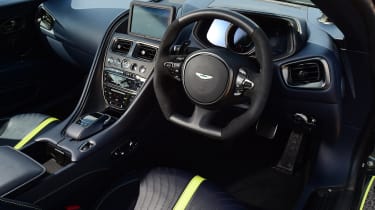 Aston Martin DB11 AMR - interior