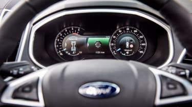 Ford Edge - dials