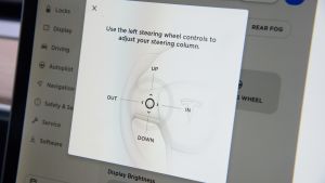 Tesla Model 3 Long Range - column controls