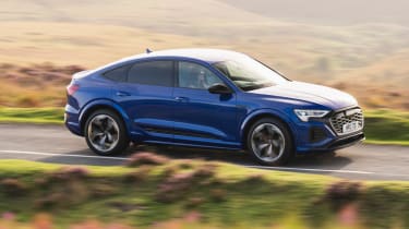 Audi SQ8 Sportback e-tron - side action