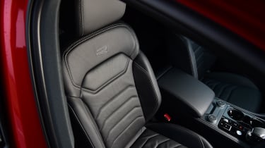 Volkswagen Touareg - front seats