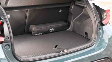Toyota Yaris - boot