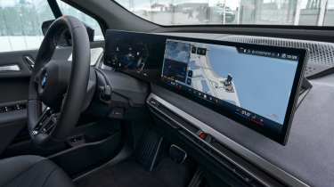  BMW iX M70 - screen