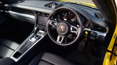 Porsche 911 Turbo - interior