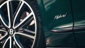 Bentley Flying Spur Hybrid - badge