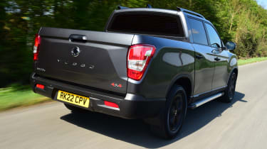 SsangYong Musso Saracen - rear tracking