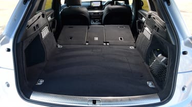 Audi Q5 - boot, rear seats folded