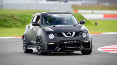 Nissan Juke-R 2.0 - front cornering