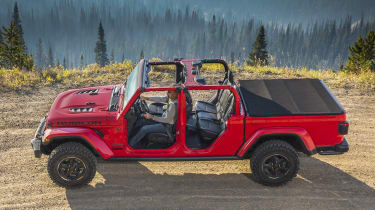 New 2020 Jeep Gladiator pick-up truck revealed - pictures 