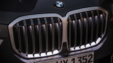 BMW X7 - grille
