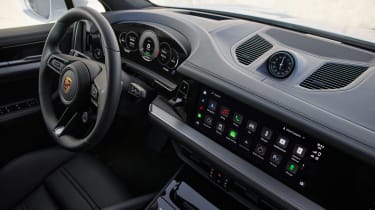 Porsche Cayenne Turbo E-Hybrid - interior