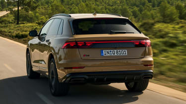Audi Q8 facelift - rear tracking