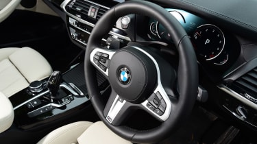 BMW X3 M40i - steering wheel