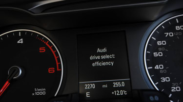 Audi A4 2.0 TDIe SE dials