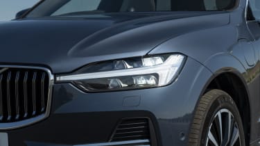 Volvo XC60 - headlights