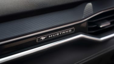 Ford Mustang 2022 - badge