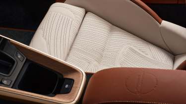 New Porsche 911 Land Down Under - arm rest