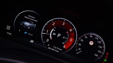 Jaguar XF 2.0d AWD 2016 - dials
