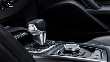 Audi R8 V10 RWS - interior