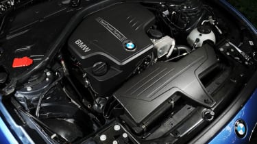 BMW 125i engine