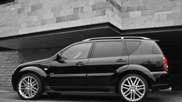 SsangYong Rexton profile