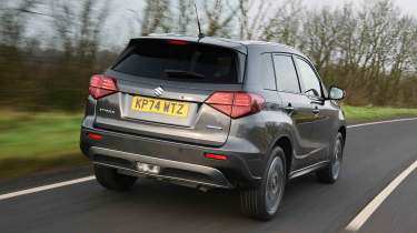 Suzuki Vitara - rear tracking, alt