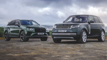 Range Rover vs Bentley Bentayga - Both cars static