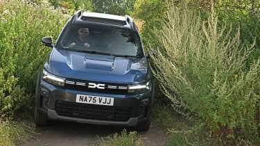Dacia Bigster - front action