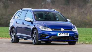 Garaža za tri automobila - Volkswagen Golf R karavan