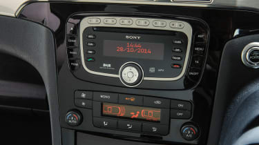 Used Ford S-MAX - centre console