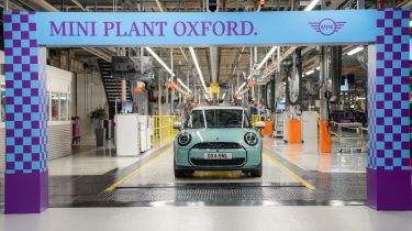 MINI Plant Oxford - production line