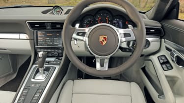Porsche 911 Carrera interior