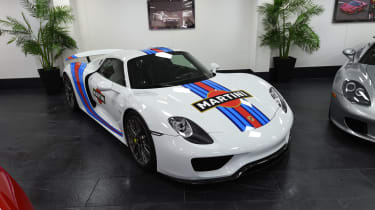 Tom Hartley showroom Porsche 918