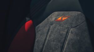 Bentley Bentayga S - seat detail