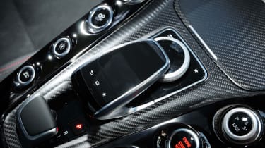 Mercedes-AMG GT S 2015 - controls