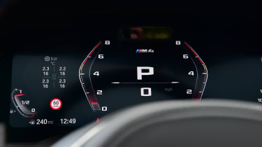 BMW M4 Convertible - dial screen