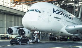 Porsche Cayenne pulls Airbus A380 - front
