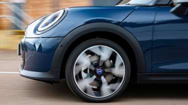 MINI Cooper Oxford Edition - wheel