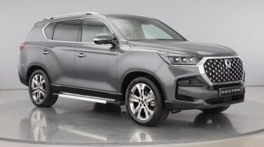 SsangYong Rexton - front angled static