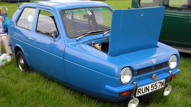 Top 10 worst cars - Reliant Robin blue